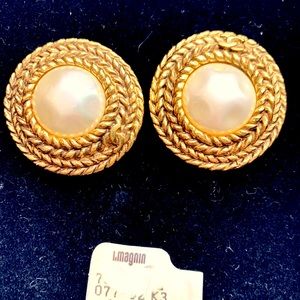 Chanel: Baroque Pearl ‘CC’ interweaved in Gilt metal, 1980s
 (New-Original Tags)